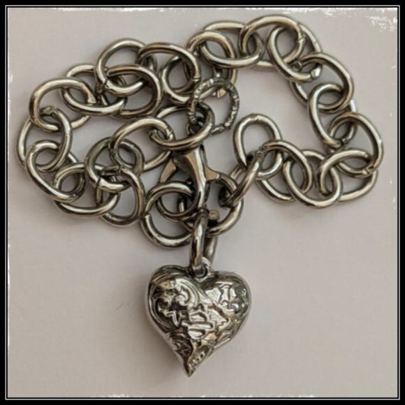 HARLEY DAVIDSON Bar & Shield HD Heart Charm Bracelet on Stainless Steel Chain - Picture 5 of 8